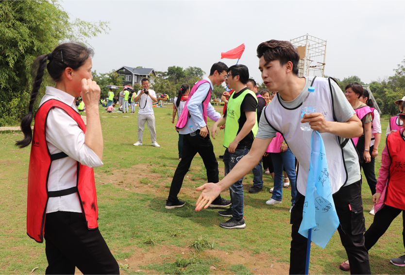 中航物業(yè)建行項(xiàng)目戶外拓展活動-6 副本.jpg